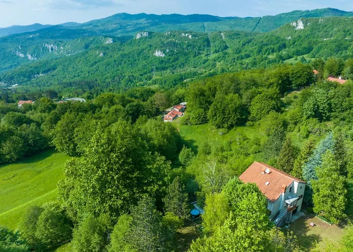 Mountain House Emerald Dream Hébergement de vacances *