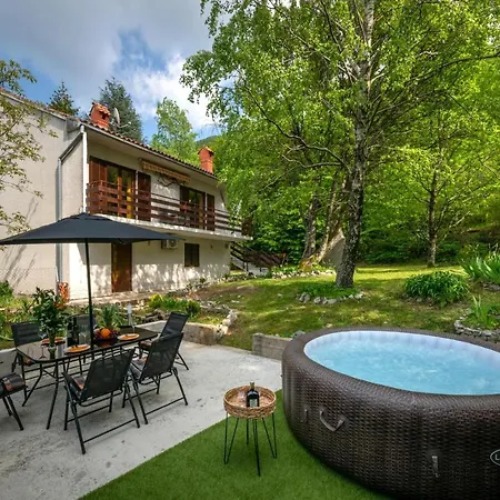 Mountain House Emerald Dream * Vela Ucka