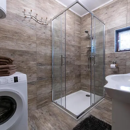 Mountain House Emerald Dream Vela Ucka