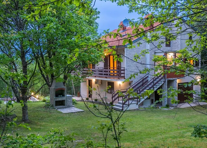 Mountain House Emerald Dream Сasa de vacaciones *